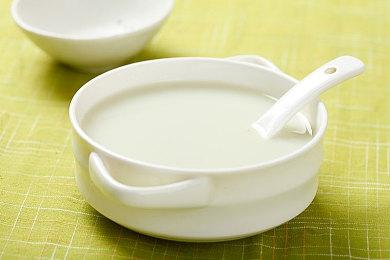 《龙腾世纪：影障守护者》艺术画册封面 面对猛龙！